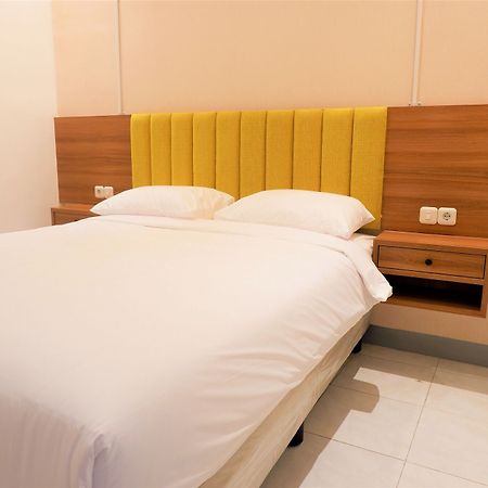 Kokonut Guesthouse Surabaya Eksteriør bilde