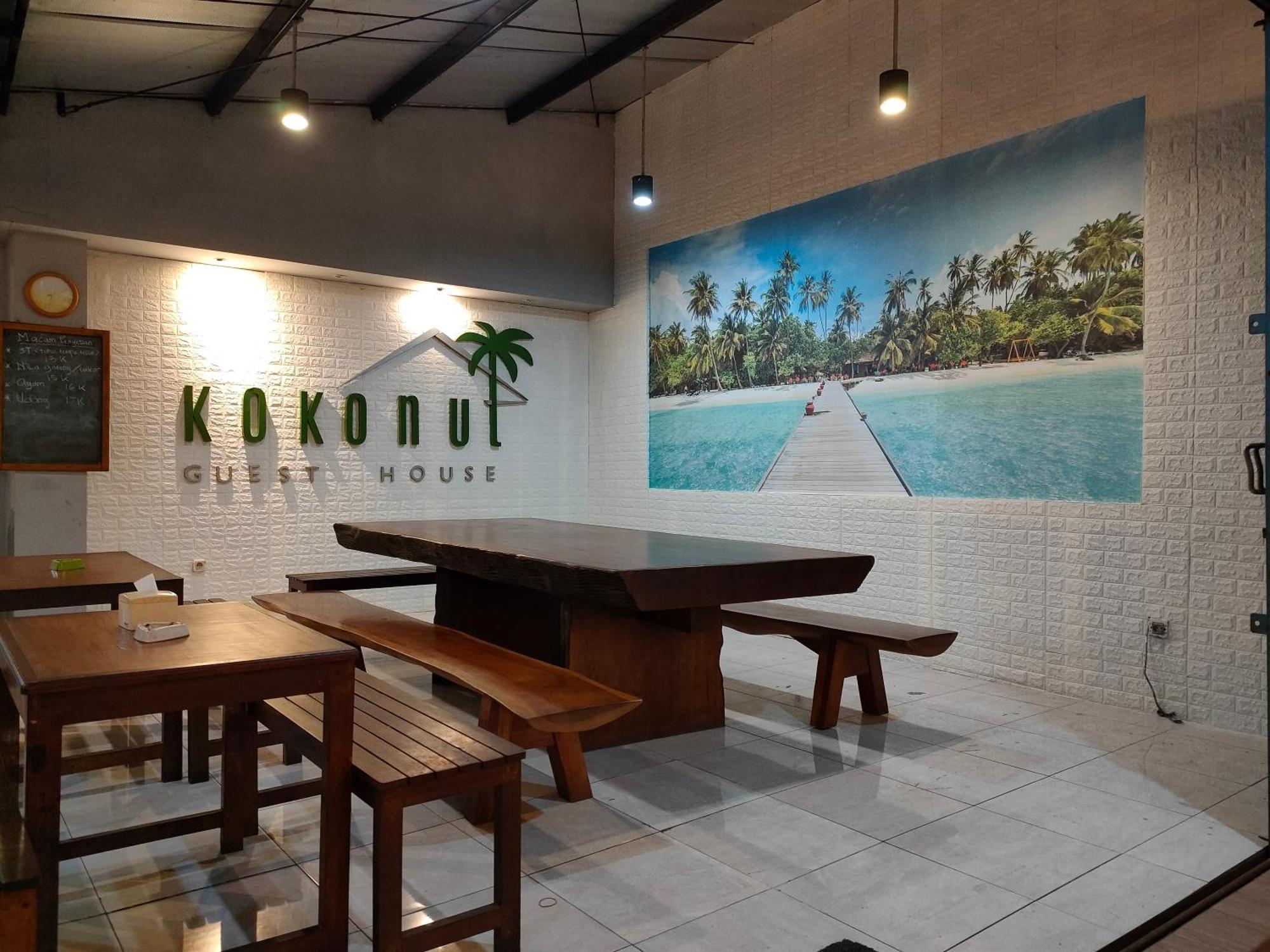 Kokonut Guesthouse Surabaya Eksteriør bilde
