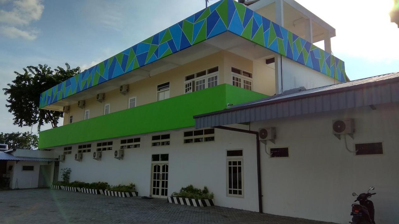Kokonut Guesthouse Surabaya Eksteriør bilde