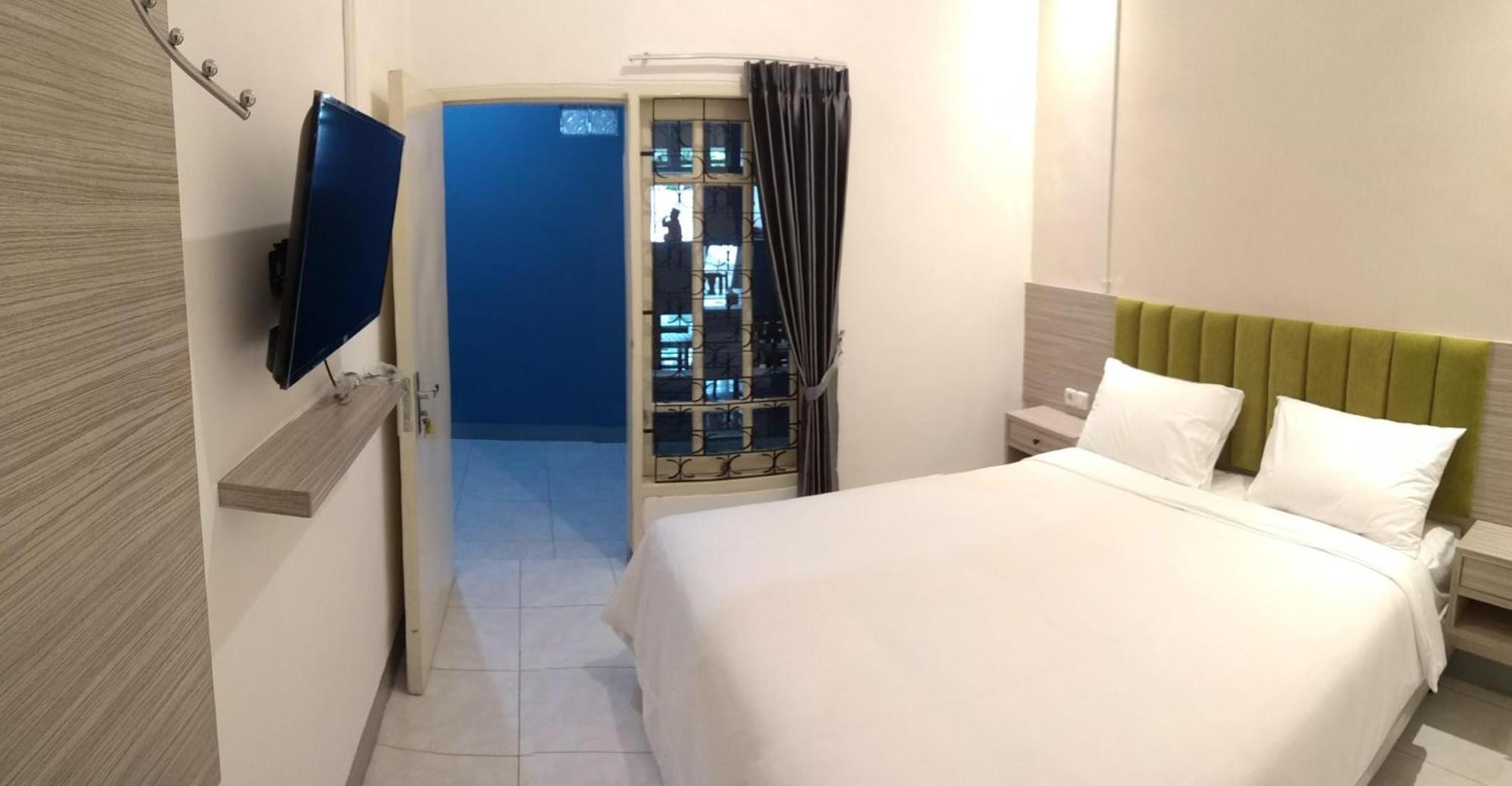 Kokonut Guesthouse Surabaya Eksteriør bilde